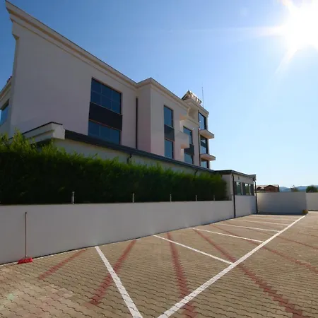 Hotel Eljos *