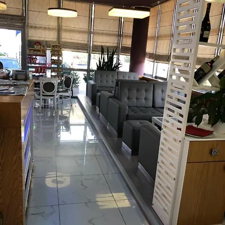 Otel Eljos *