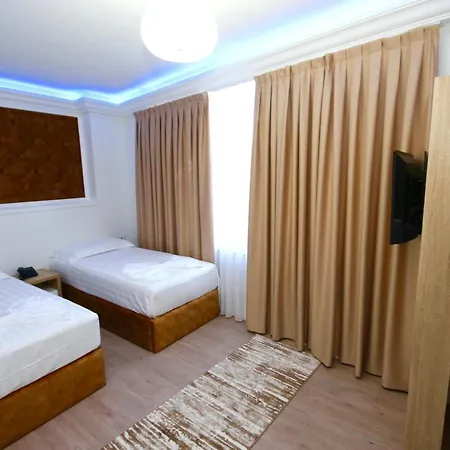 Otel Eljos *