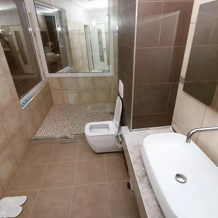 Eljos Hotel *