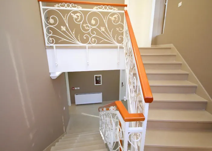 Ξενοδοχείο Eljos Fushe-Kruje